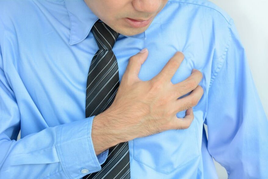 Tachycardia jẹ ọkan ninu awọn aami aiṣan ti osteochondrosis ti ọpa ẹhin thoracic